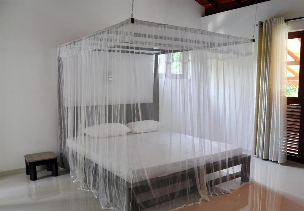 Harris Villa Hikkaduwa Habitación foto