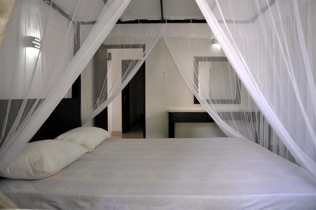 Harris Villa Hikkaduwa Habitación foto