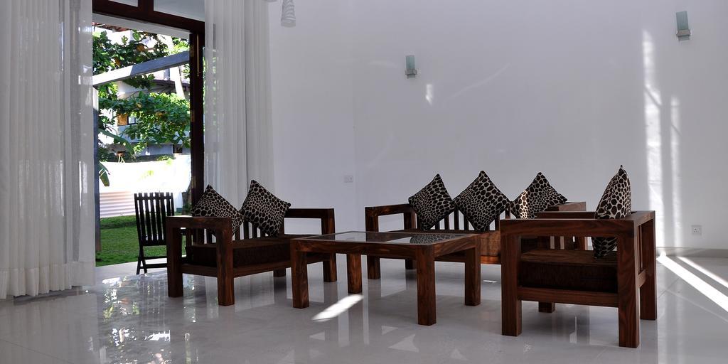 Harris Villa Hikkaduwa Habitación foto